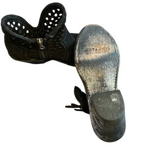 Shyanne Black Suede Fringe Ankle‎ Boots 7.5 Western Cutout Booties